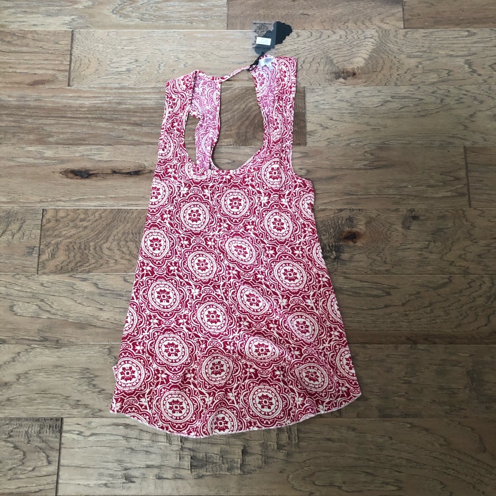 Crisscross back loose fit tank